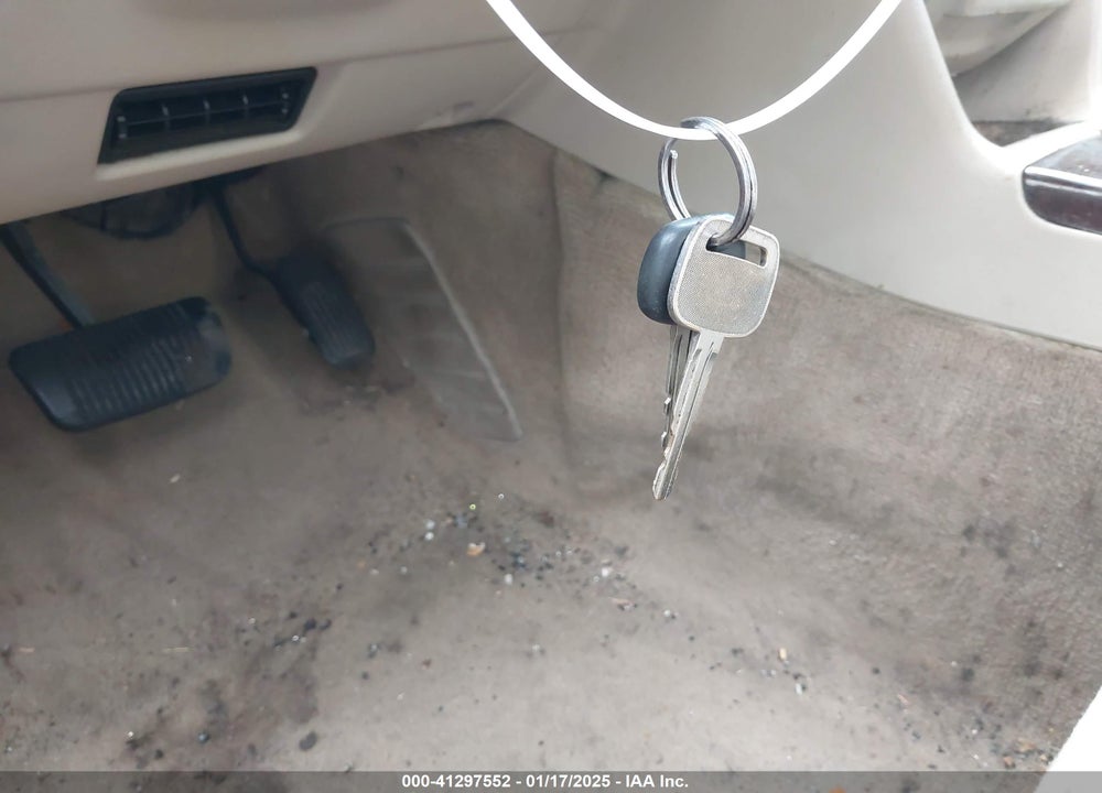 1998 TOYOTA AVALON XLS VIN: 4T1BF18B7WU256930