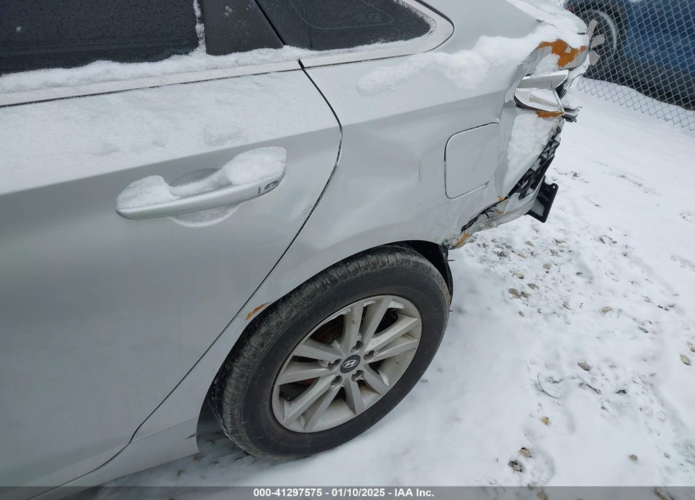 2015 HYUNDAI SONATA VIN: 5NPE24AFXFH209610