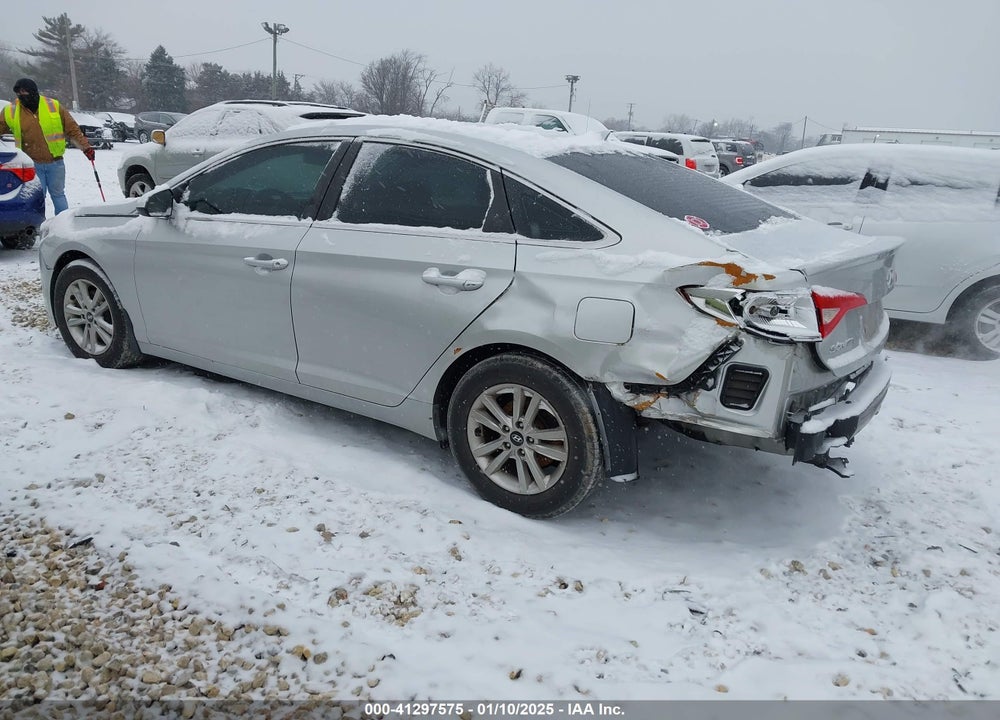 2015 HYUNDAI SONATA VIN: 5NPE24AFXFH209610