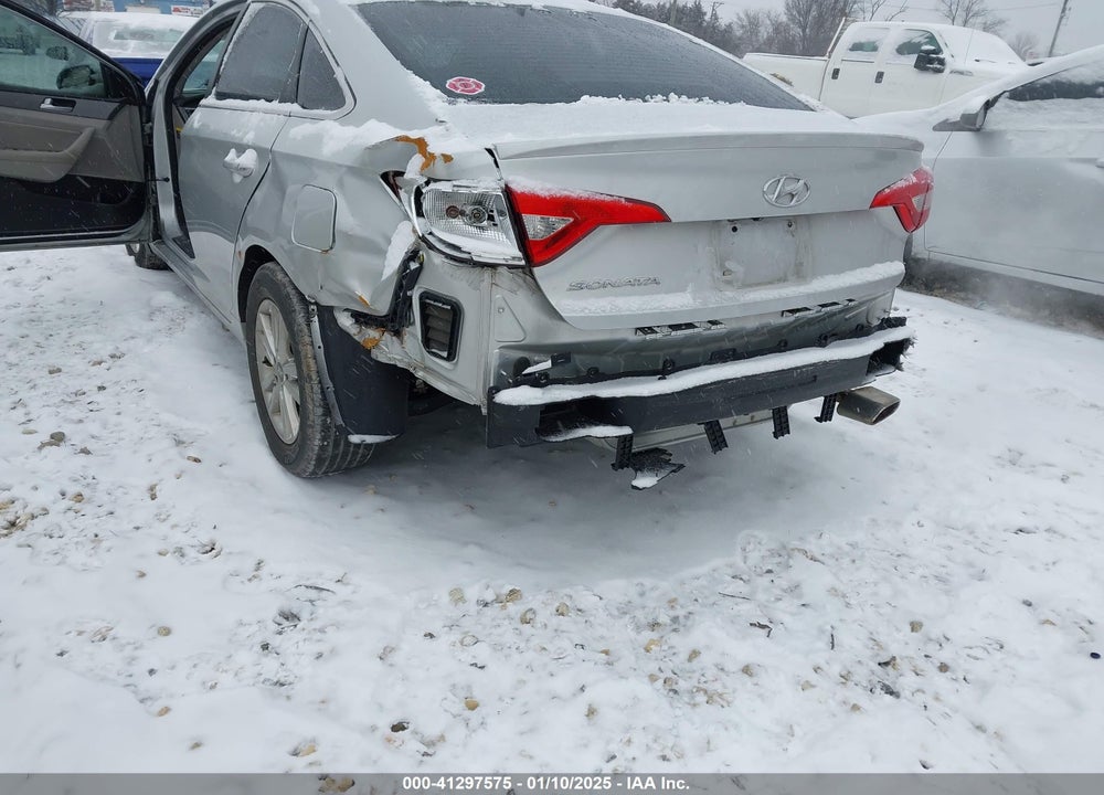 2015 HYUNDAI SONATA VIN: 5NPE24AFXFH209610