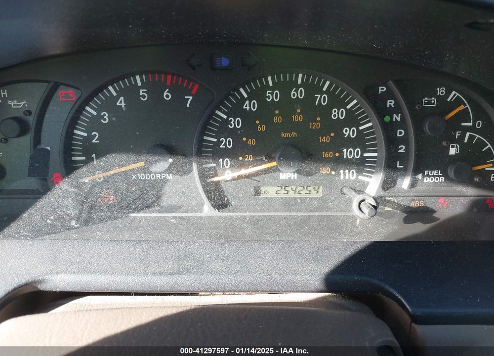 2003 TOYOTA TUNDRA LTD V8 VIN: 5TBBT48153S382556
