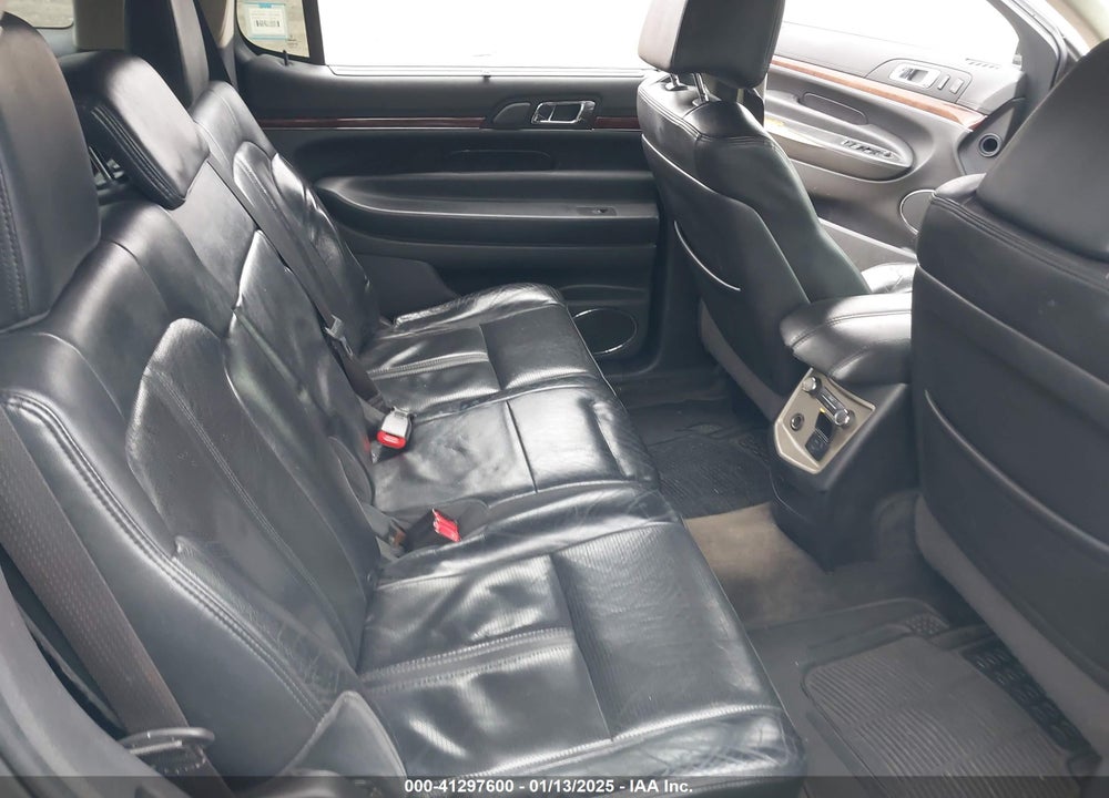 2010 LINCOLN MKT VIN: 2LMHJ5ARXABJ20494