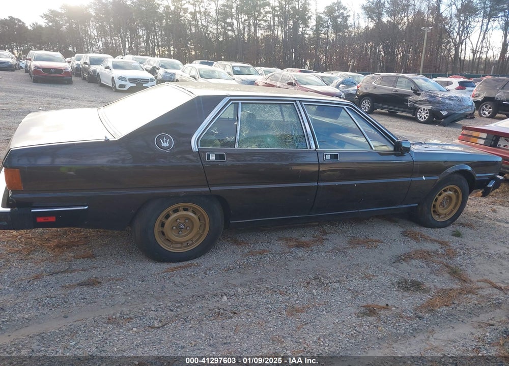 1982 MASERATI QUATTROPORTE VIN: ZAMBC1102CA301920