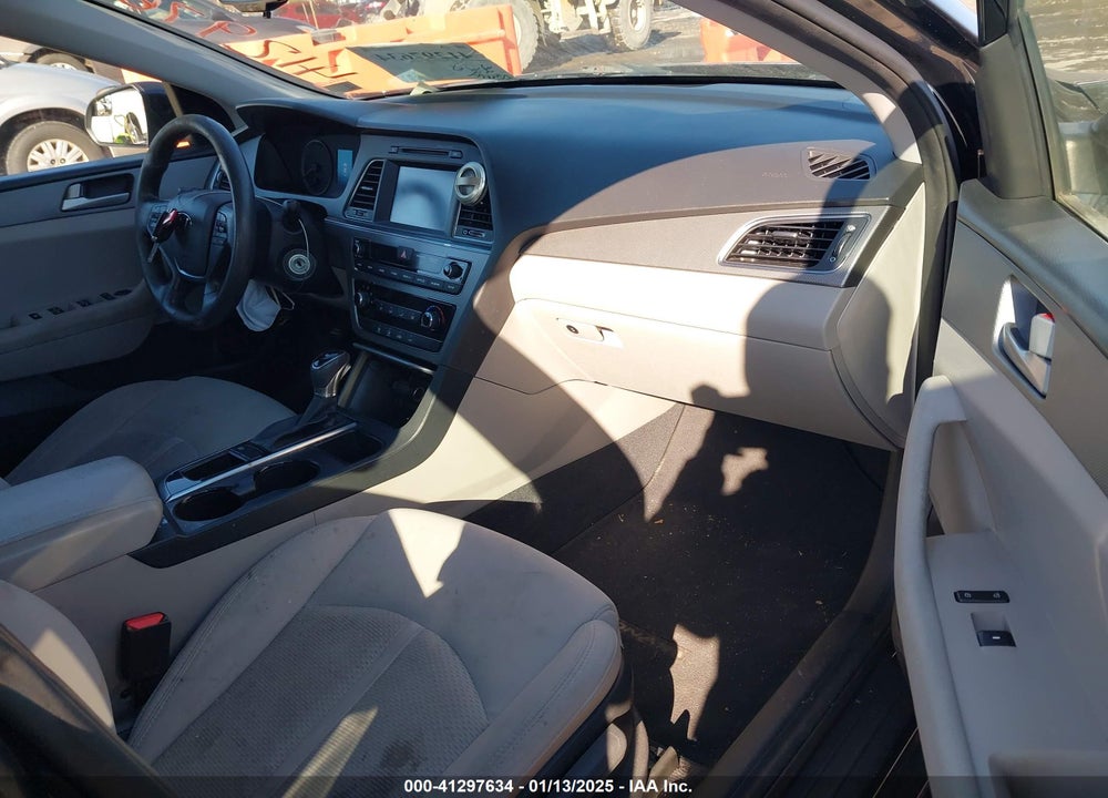 2017 HYUNDAI SONATA VIN: 5NPE24AFXHH583038
