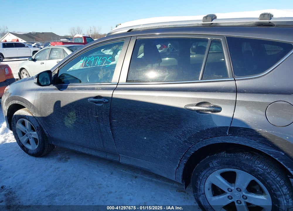 2014 TOYOTA RAV4 XLE VIN: 2T3RFREV6EW149501