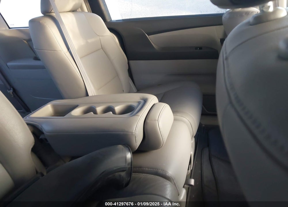 2015 HONDA ODYSSEY VIN: 5FNRL5H6XFB131130