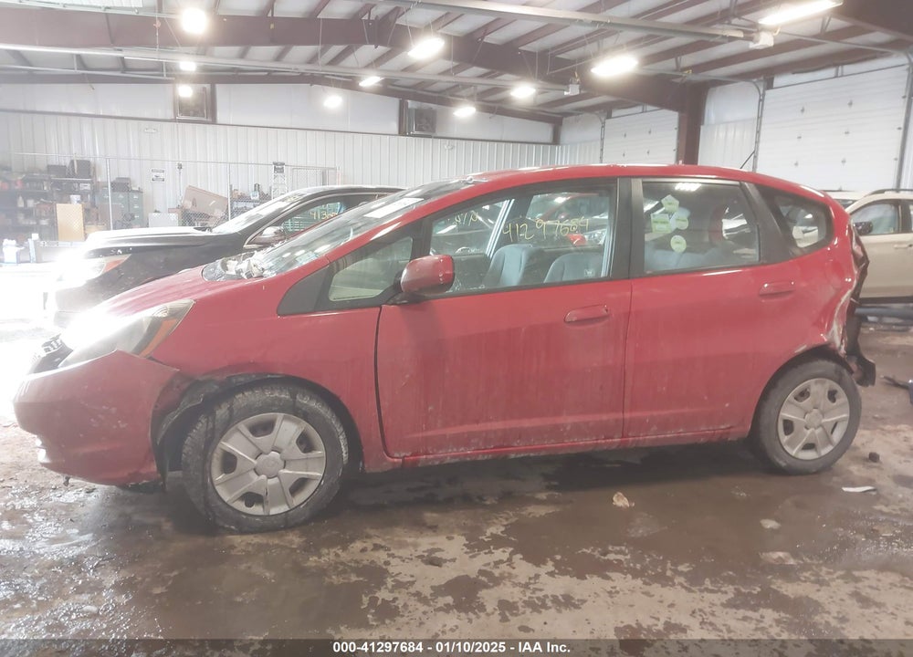 2013 HONDA FIT VIN: JHMGE8H36DC000133
