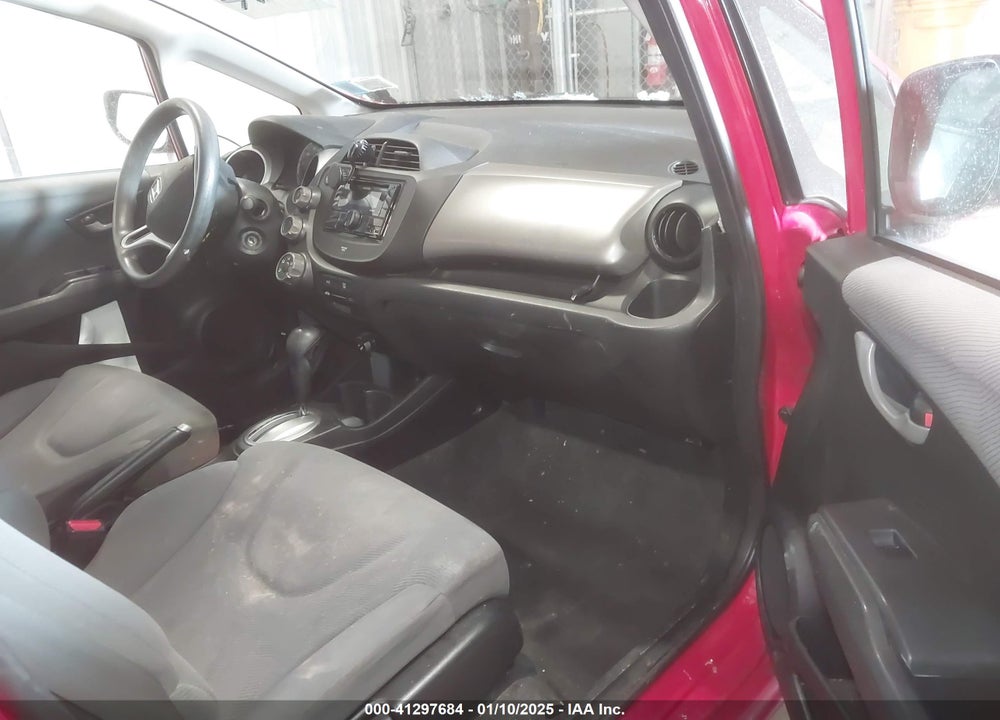 2013 HONDA FIT VIN: JHMGE8H36DC000133