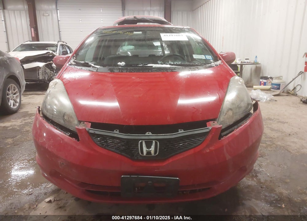 2013 HONDA FIT VIN: JHMGE8H36DC000133