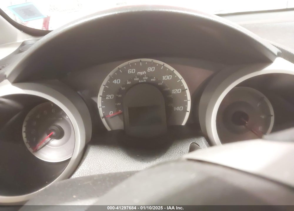 2013 HONDA FIT VIN: JHMGE8H36DC000133
