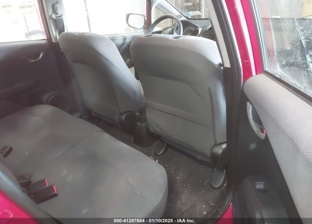 2013 HONDA FIT VIN: JHMGE8H36DC000133