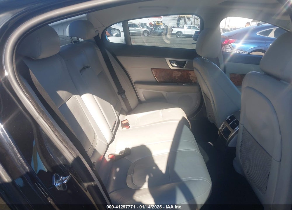 2012 JAGUAR XF VIN: SAJWA0FB5CLS28712