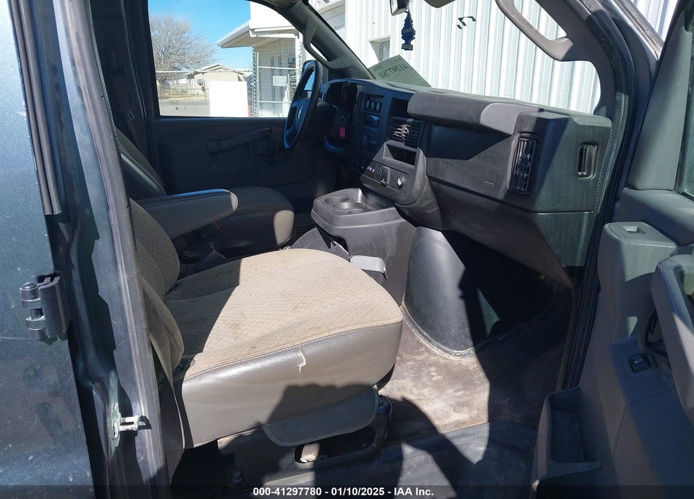 2020 CHEVROLET EXPRESS PASSENGER RWD 3500 EXTENDED WHEELBASE LT VIN: 1GAZGPFG4L1116955