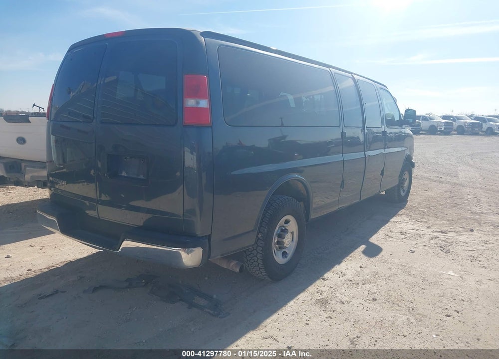 2020 CHEVROLET EXPRESS PASSENGER RWD 3500 EXTENDED WHEELBASE LT VIN: 1GAZGPFG4L1116955