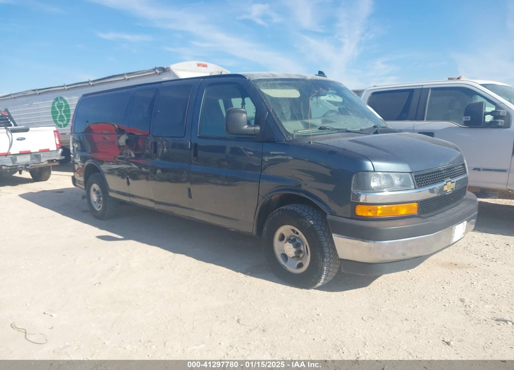 2020 CHEVROLET EXPRESS PASSENGER RWD 3500 EXTENDED WHEELBASE LT VIN: 1GAZGPFG4L1116955