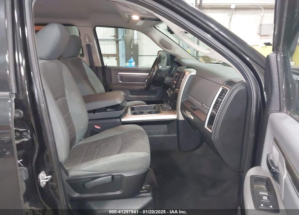 2016 RAM 1500 VIN: 1C6RR7TT2GS287097
