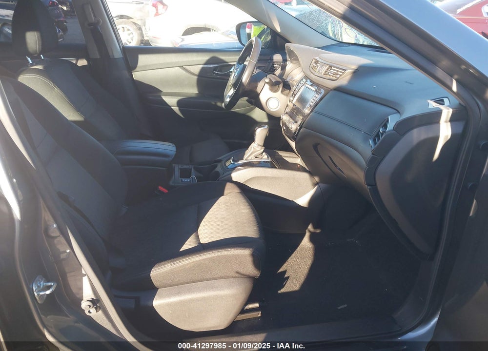 2020 NISSAN ROGUE SV FWD VIN: JN8AT2MTXLW000394