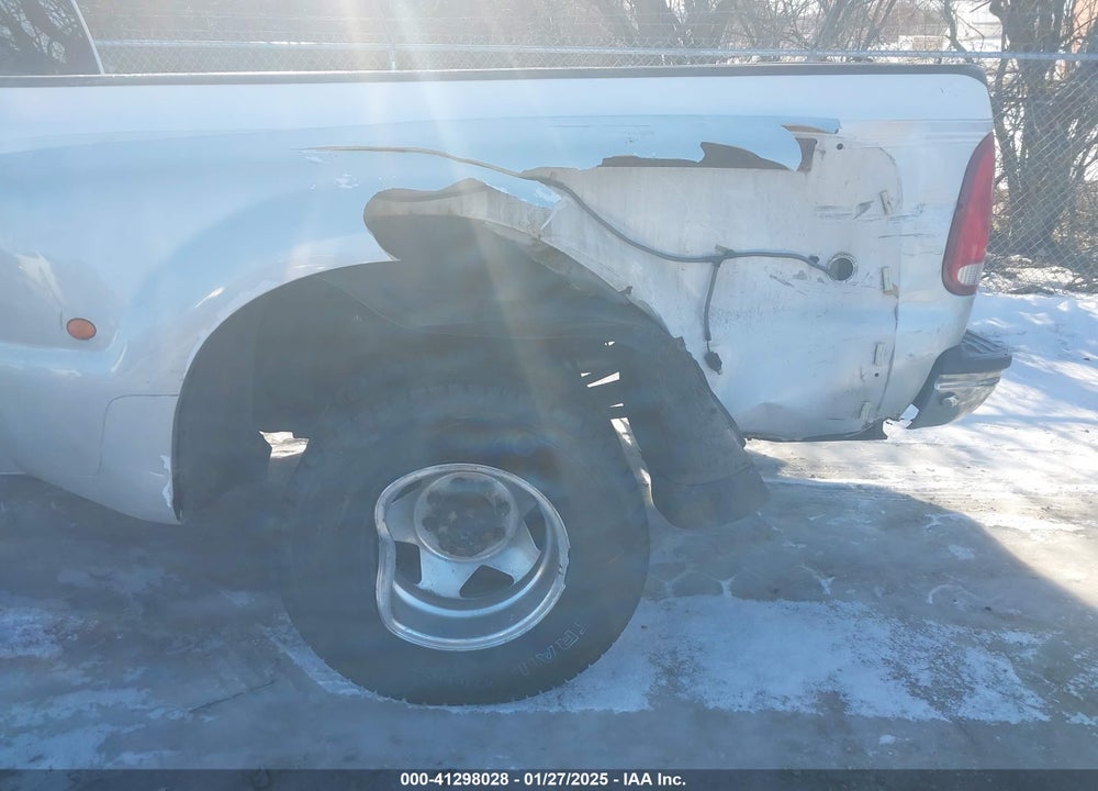 2001 FORD F-350 LARIAT/XL/XLT VIN: 1FTWW32F91EA06539