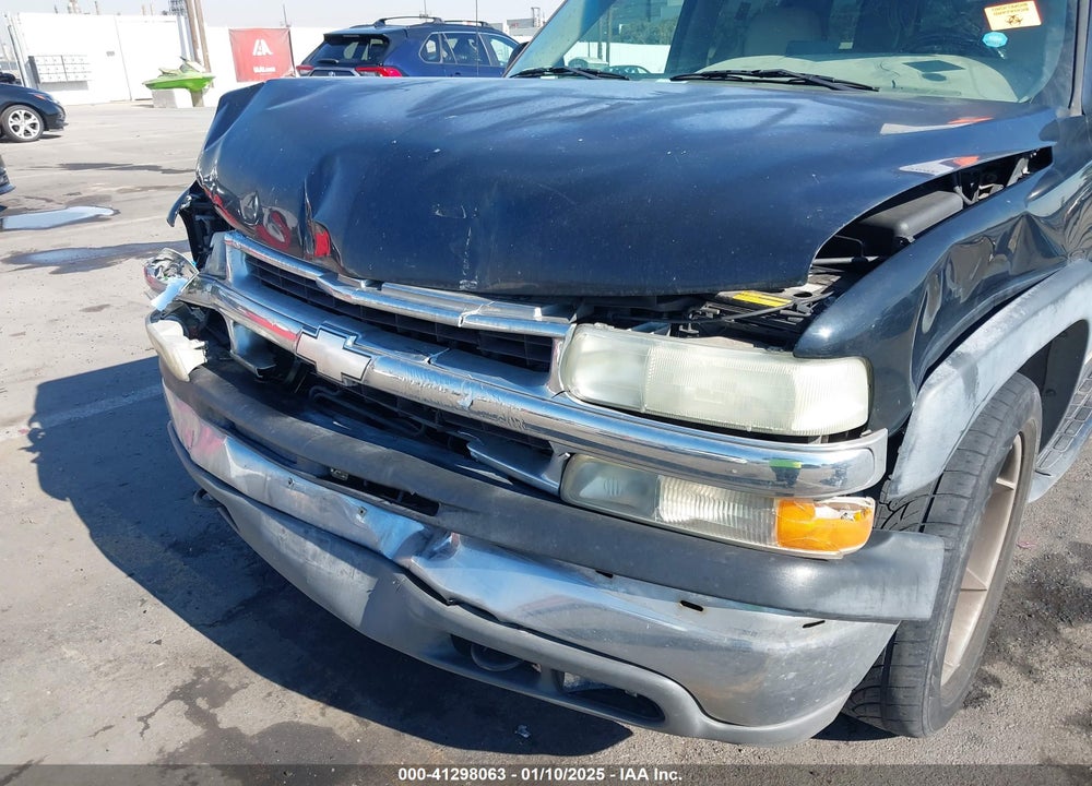 2002 CHEVROLET TAHOE LT VIN: 1GNEK13TX2R324834