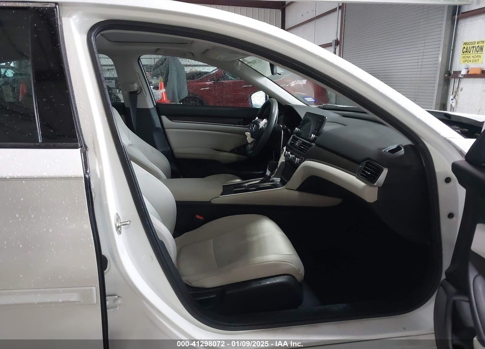 2019 HONDA ACCORD VIN: 1HGCV1F47KA026379