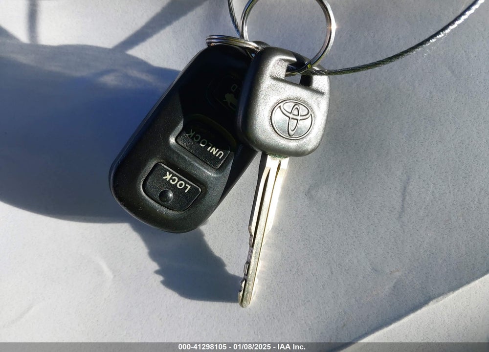 2004 TOYOTA CAMRY LE VIN: 4T1BE30K34U366400