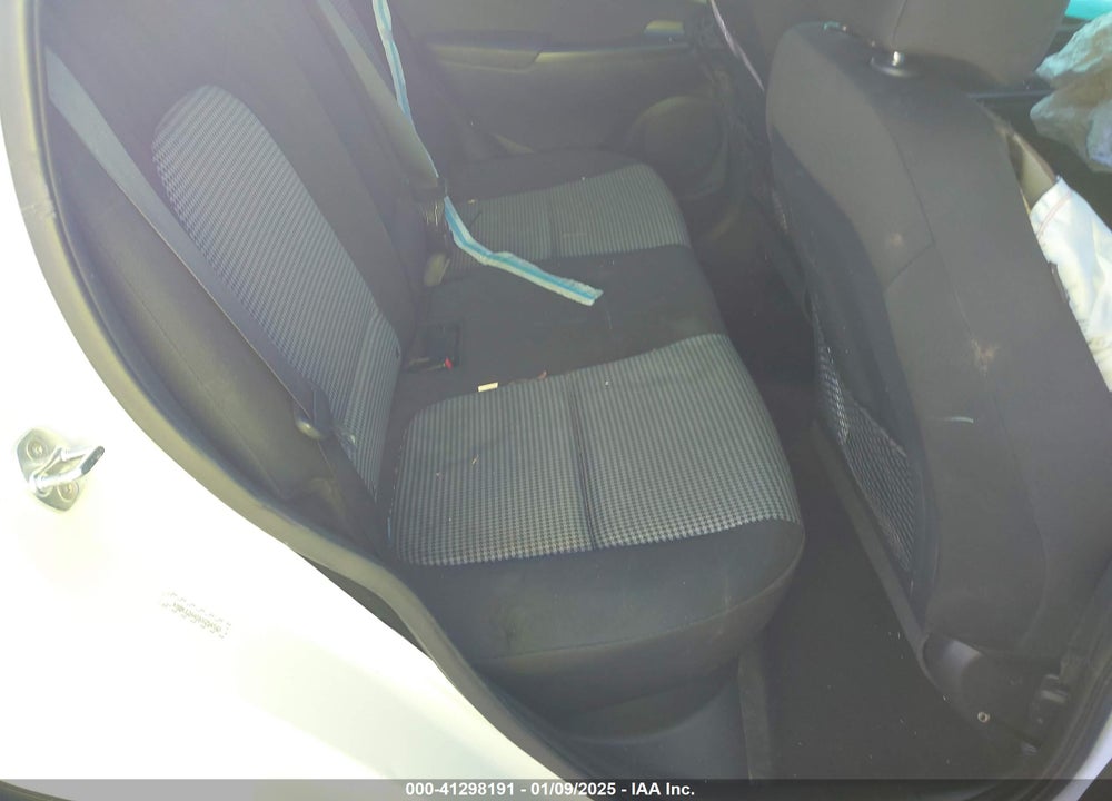 2019 HYUNDAI KONA SE VIN: KM8K12AAXKU256565