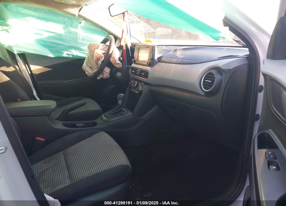 2019 HYUNDAI KONA SE VIN: KM8K12AAXKU256565
