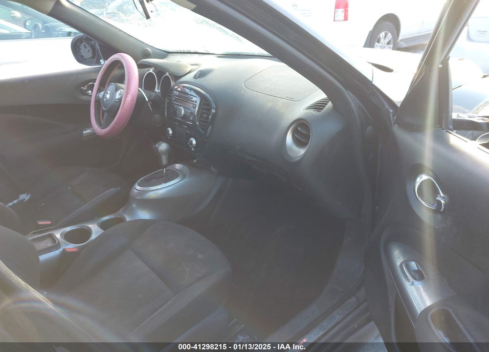 2011 NISSAN JUKE SV VIN: JN8AF5MV3BT012705