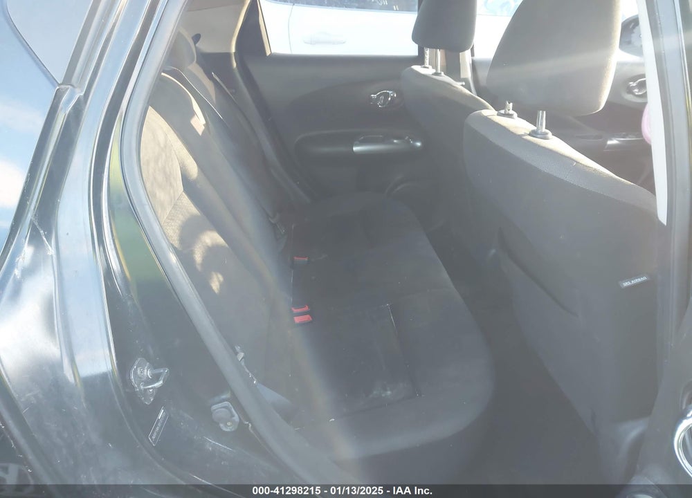 2011 NISSAN JUKE SV VIN: JN8AF5MV3BT012705