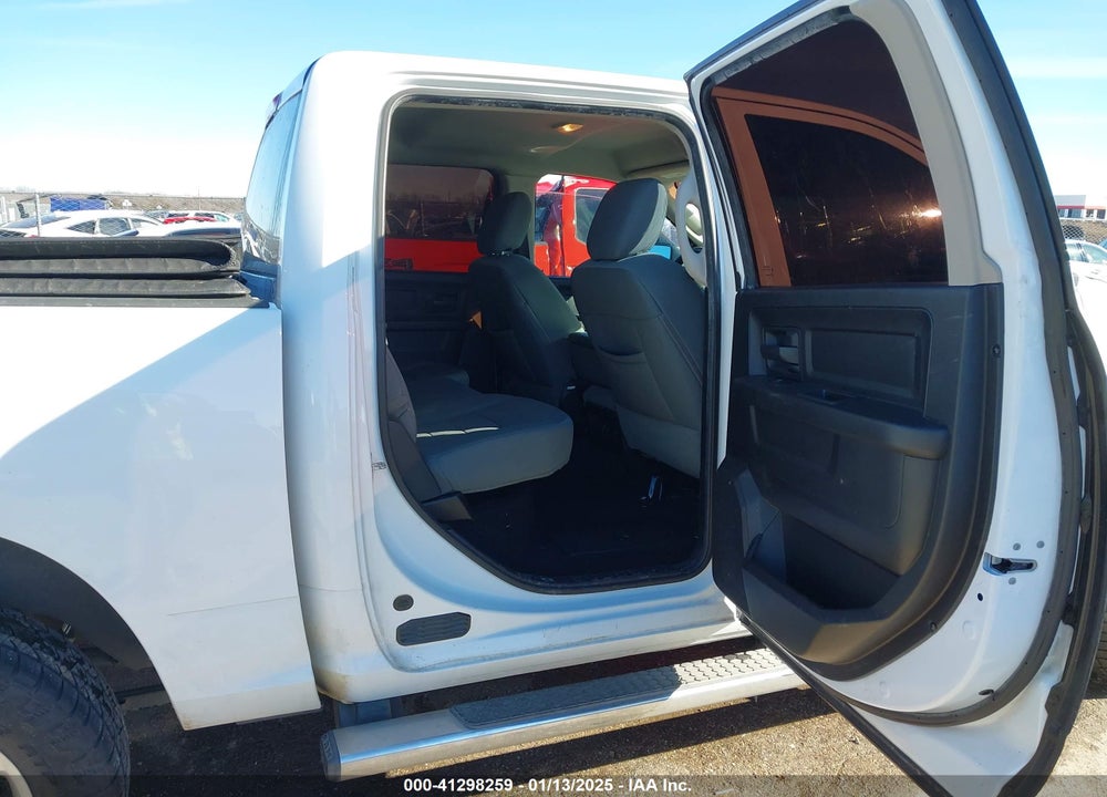 2013 RAM 1500 VIN: 1C6RR7KT7DS671339
