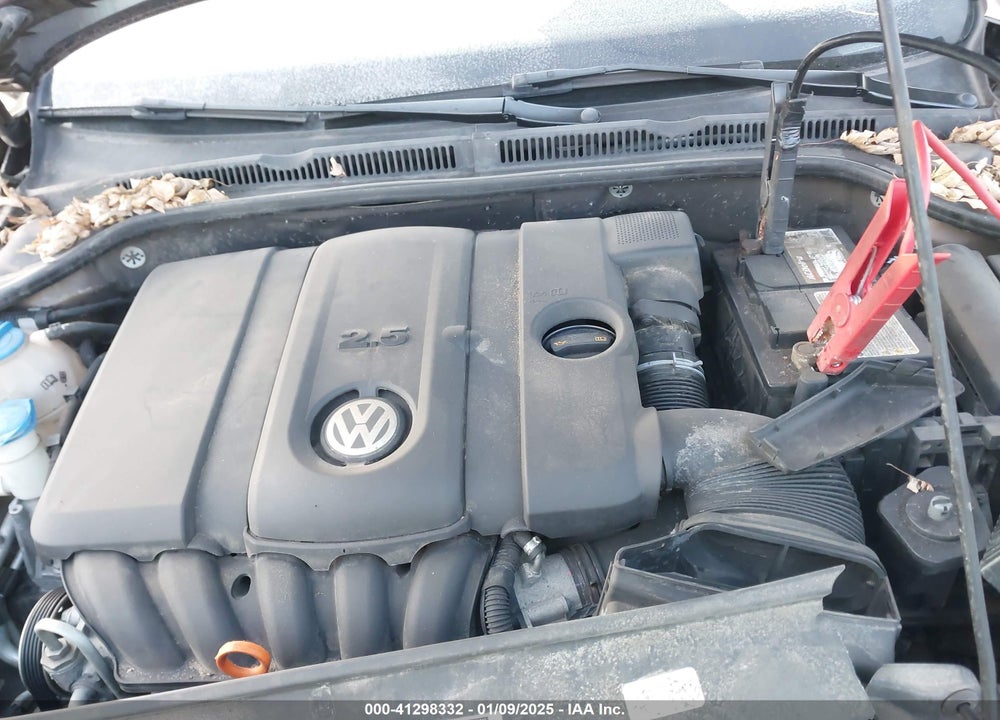2011 VOLKSWAGEN JETTA VIN: 3VWDX7AJ7BM385096