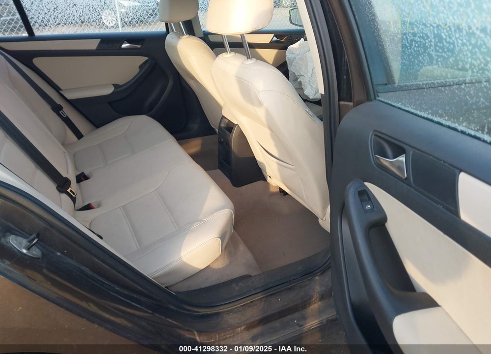 2011 VOLKSWAGEN JETTA VIN: 3VWDX7AJ7BM385096