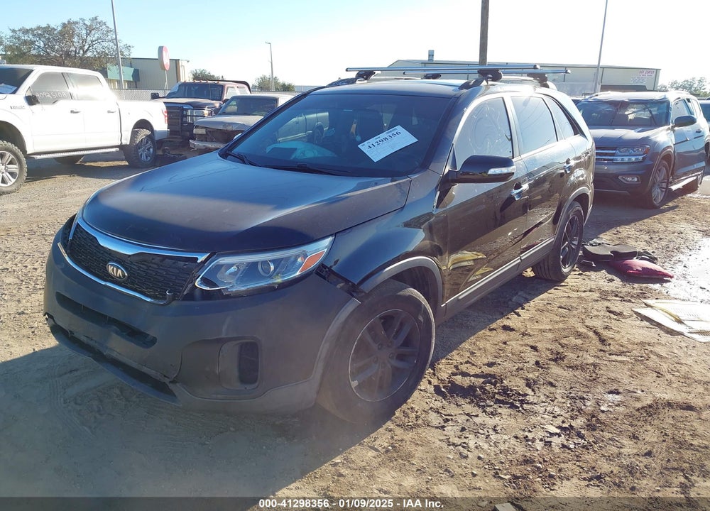 2014 KIA SORENTO LX VIN: 5XYKT3A69EG475944