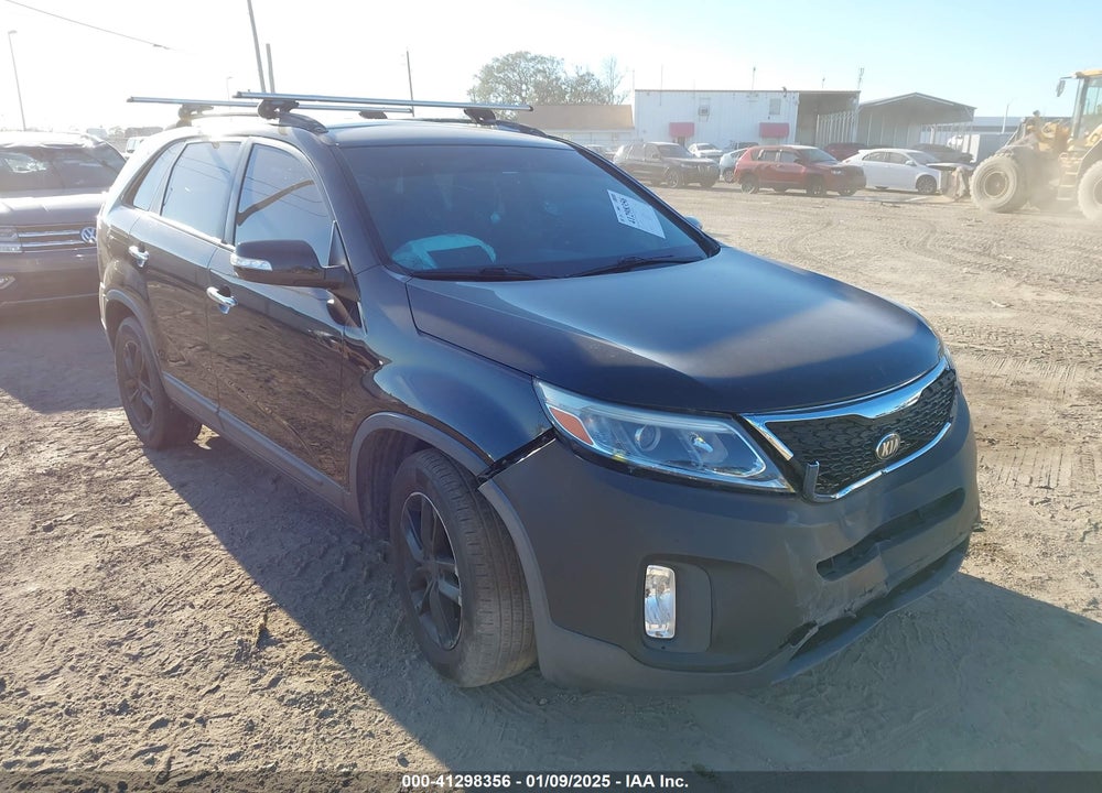 2014 KIA SORENTO LX VIN: 5XYKT3A69EG475944