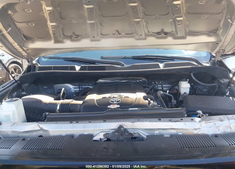 2019 TOYOTA TUNDRA SR5 5.7L V8 VIN: 5TFDY5F17KX828452