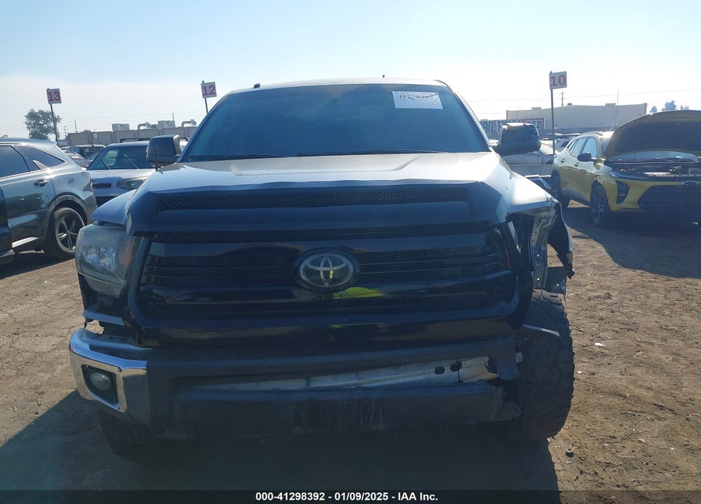 2019 TOYOTA TUNDRA SR5 5.7L V8 VIN: 5TFDY5F17KX828452