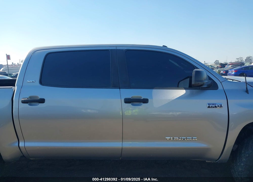 2019 TOYOTA TUNDRA SR5 5.7L V8 VIN: 5TFDY5F17KX828452