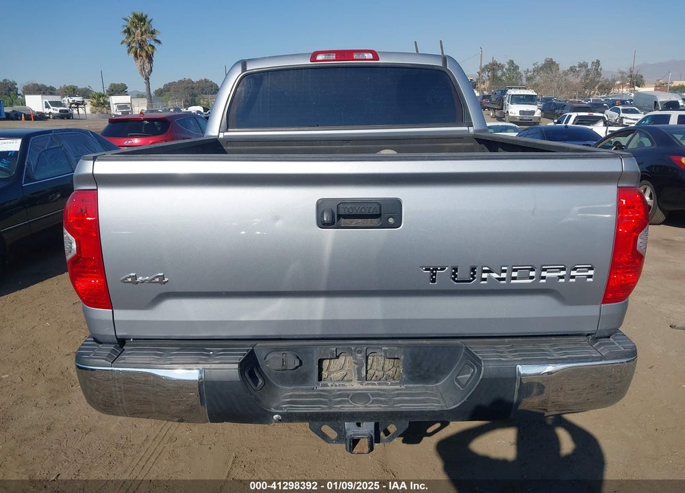 2019 TOYOTA TUNDRA SR5 5.7L V8 VIN: 5TFDY5F17KX828452
