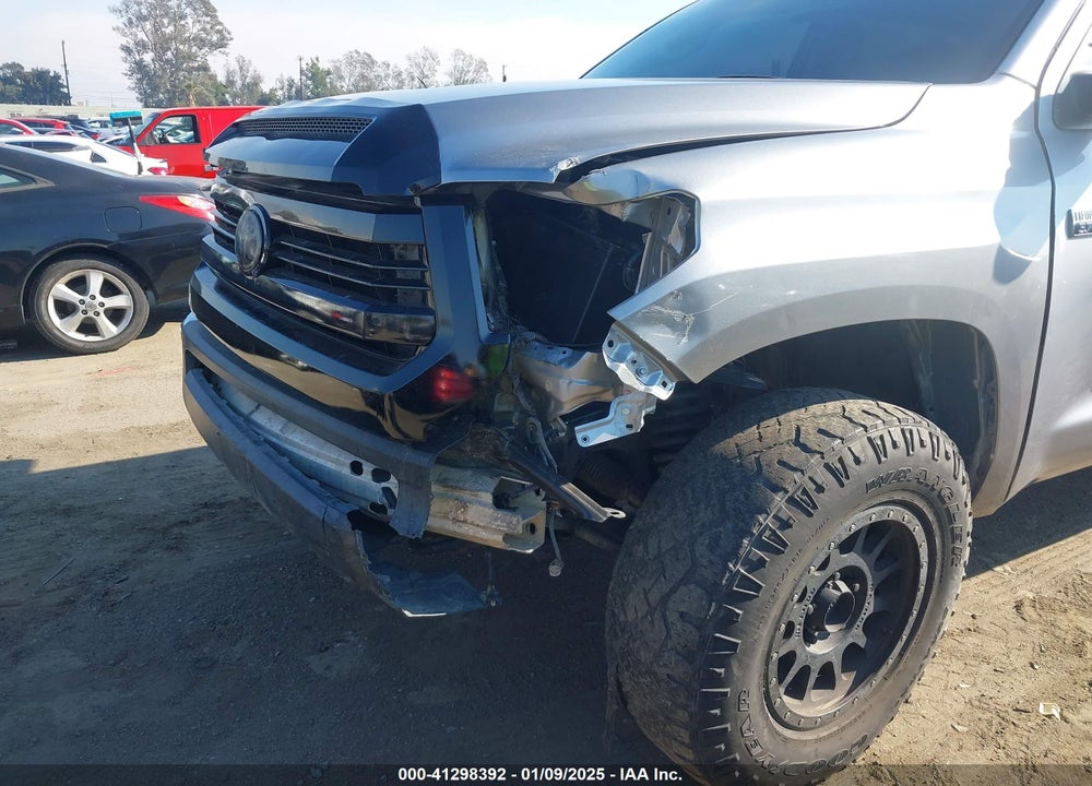 2019 TOYOTA TUNDRA SR5 5.7L V8 VIN: 5TFDY5F17KX828452