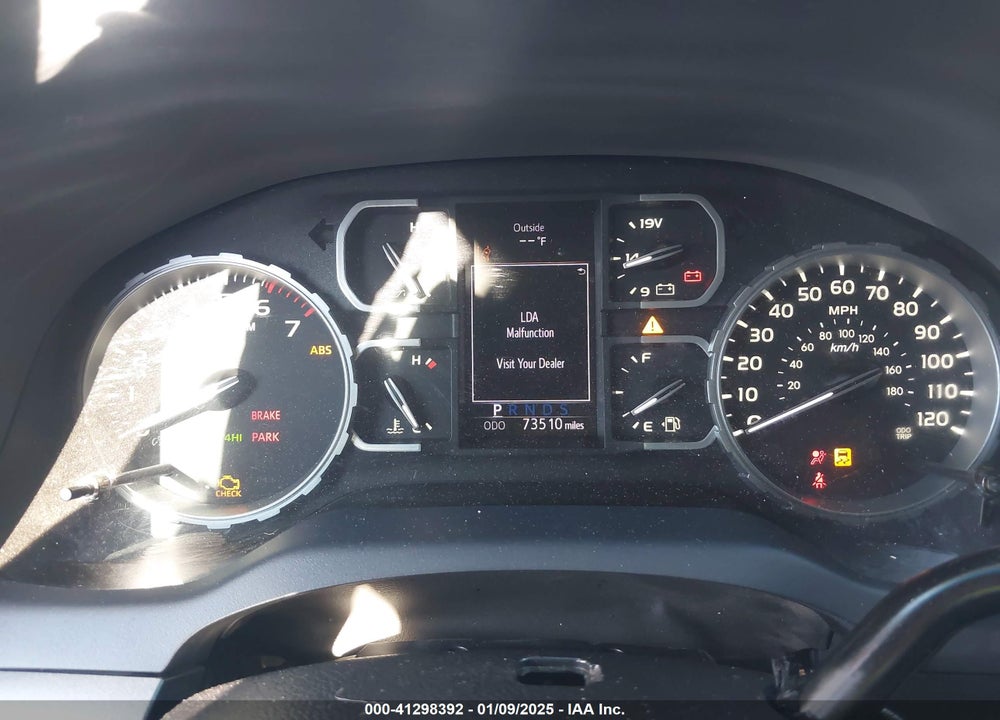 2019 TOYOTA TUNDRA SR5 5.7L V8 VIN: 5TFDY5F17KX828452