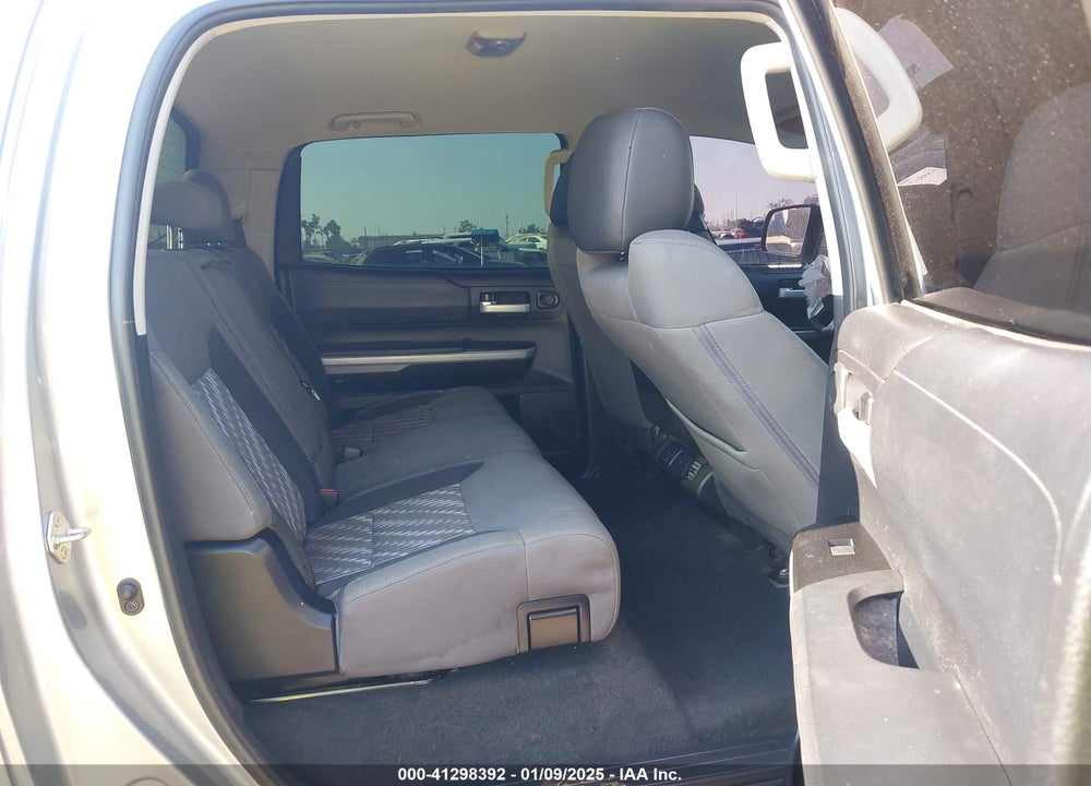 2019 TOYOTA TUNDRA SR5 5.7L V8 VIN: 5TFDY5F17KX828452