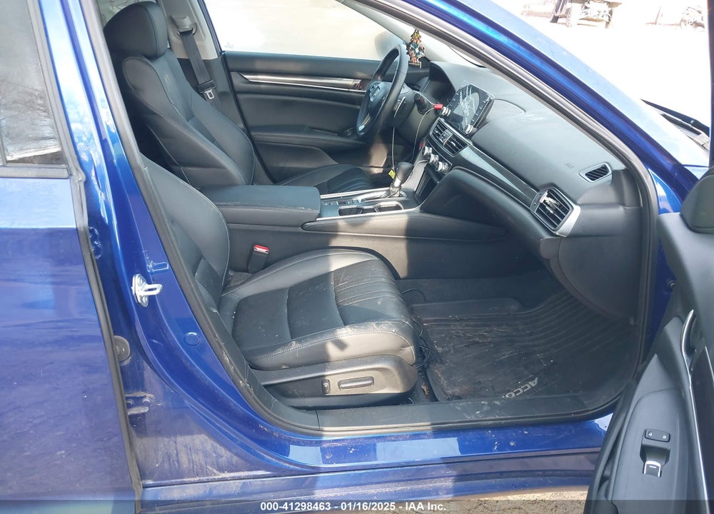 2022 HONDA ACCORD VIN: 1HGCV1F43NA091167