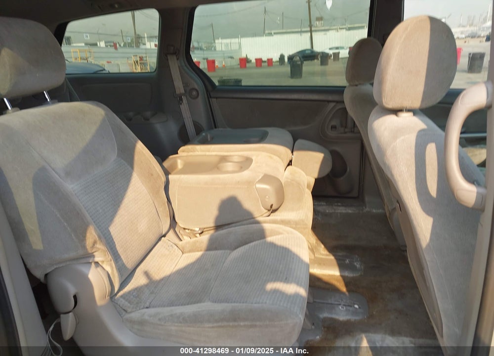 2006 TOYOTA SIENNA CE VIN: 5TDZA23C06S411748