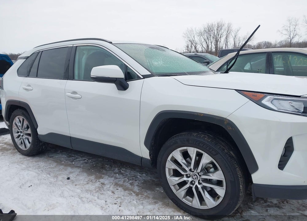 2021 TOYOTA RAV4 XLE PREMIUM VIN: 2T3A1RFV0MW208986
