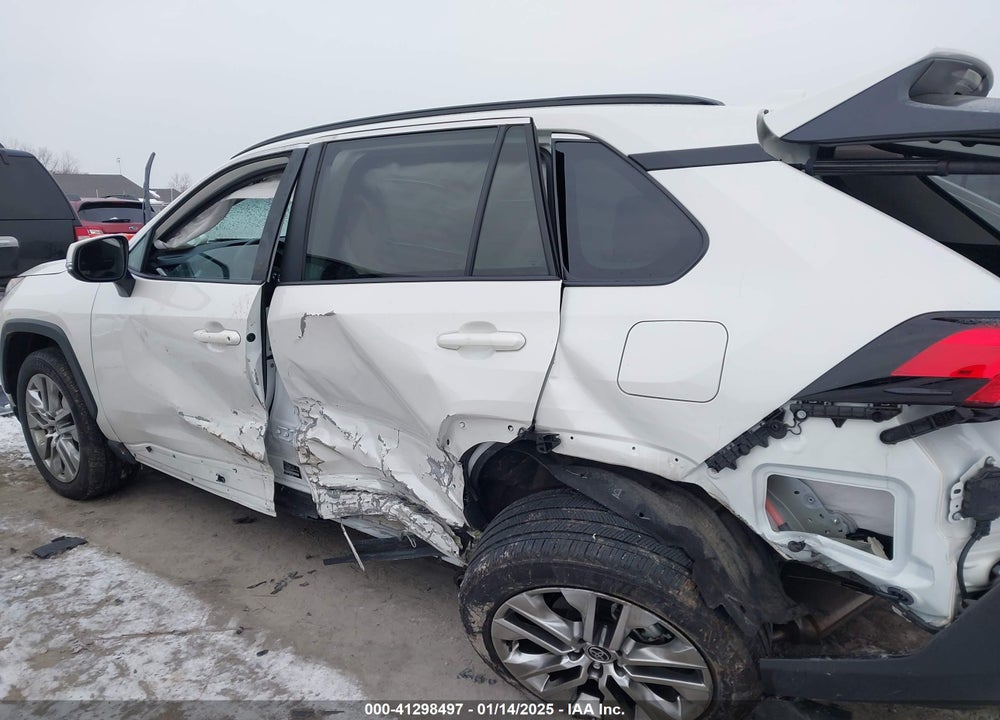 2021 TOYOTA RAV4 XLE PREMIUM VIN: 2T3A1RFV0MW208986