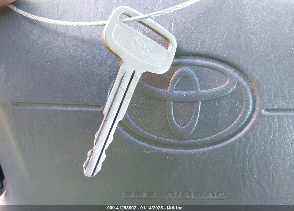 2003 TOYOTA SIENNA LE VIN: 4T3ZF13C63U518020