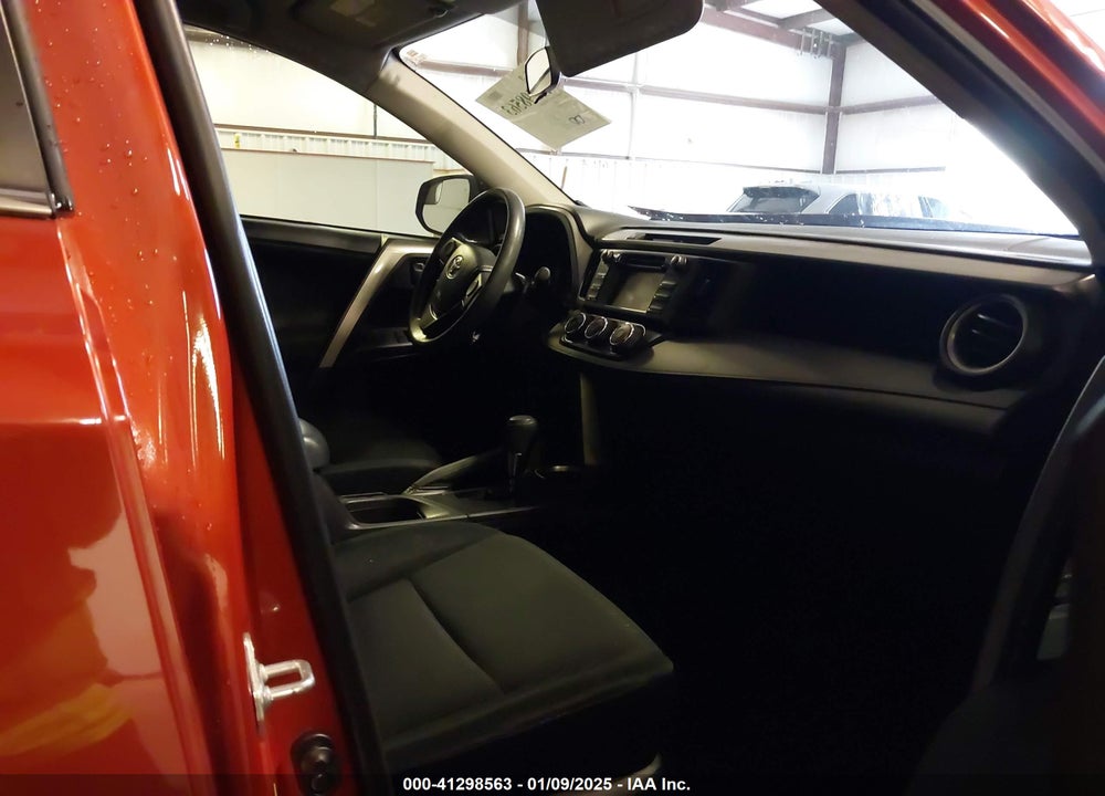 2016 TOYOTA RAV4 LE VIN: JTMZFREV4GJ082219