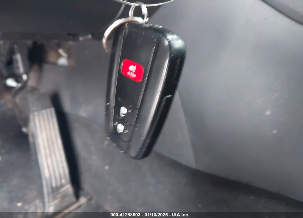 2019 TOYOTA RAV4 XLE VIN: 2T3P1RFV3KW024536