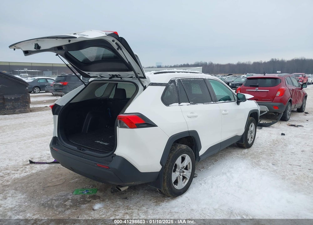 2019 TOYOTA RAV4 XLE VIN: 2T3P1RFV3KW024536