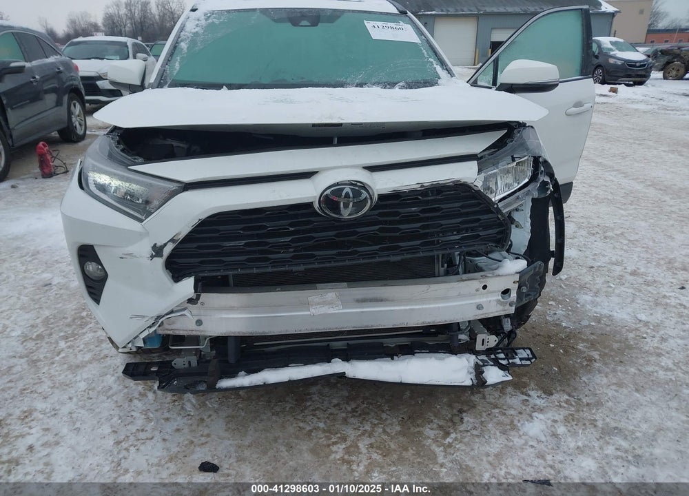2019 TOYOTA RAV4 XLE VIN: 2T3P1RFV3KW024536